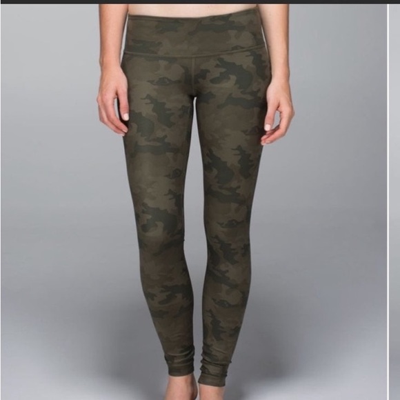 lululemon athletica Pants - Lululemon Camo leggings, size 4